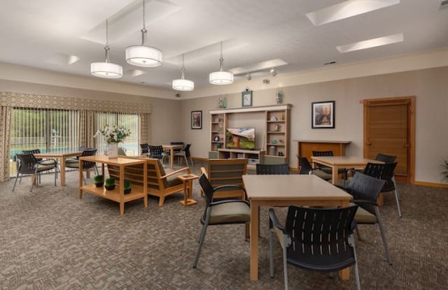 Pikeview Manor Apartments Gallery 4