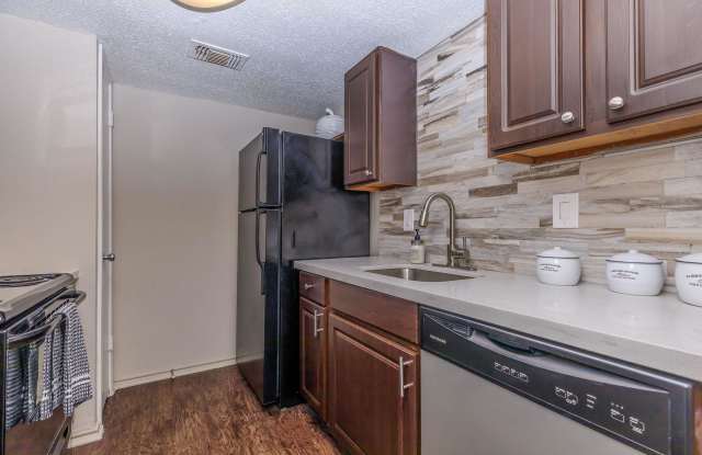 Nova Park Apartment Homes Gallery 4