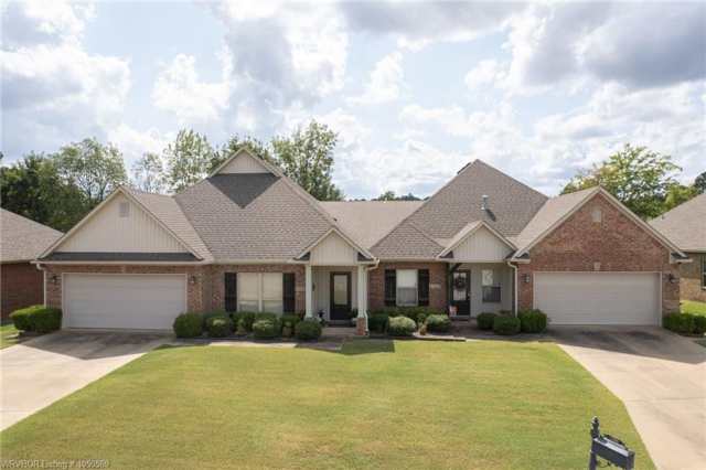 Spacious 3 bedroom 2 bath duplex Fort Smith AR apartments for rent