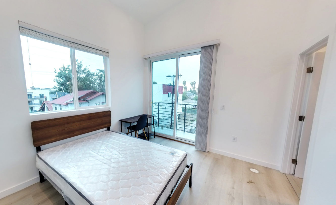 1158 W 37th Street – 1158 3/4 W 37th St - 1 (Shared Bathroom)