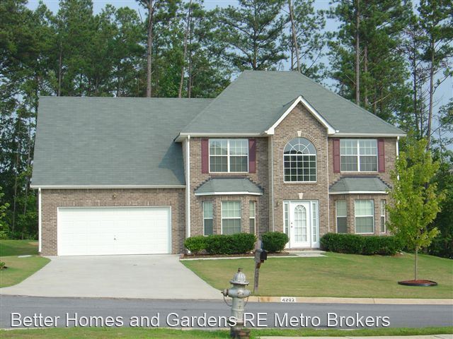 EXECUTIVE HOME IN SWIM COMMUNITY NEAR CAMP CREEK! – 4202 Fortune