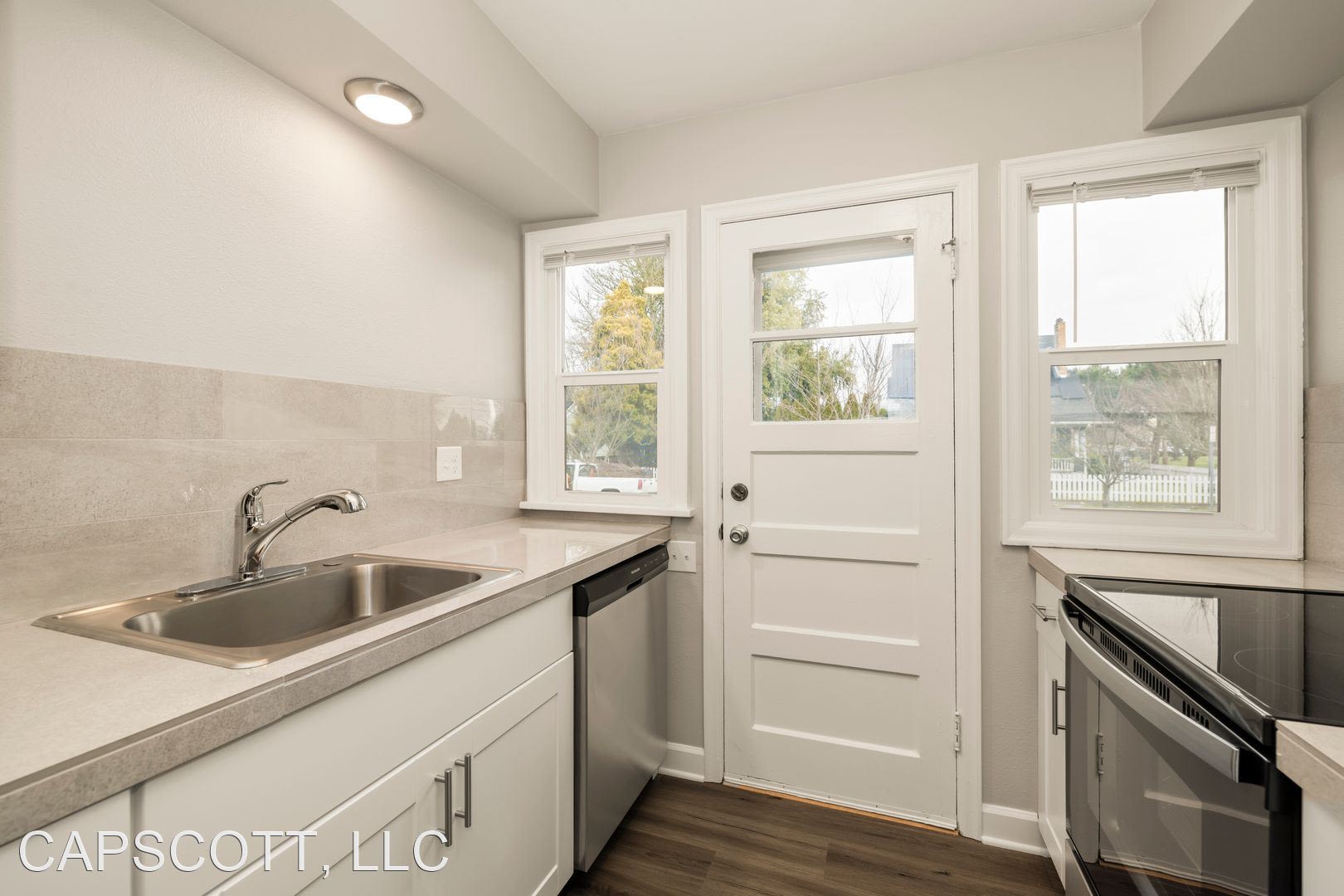 Parkside Apartments – Unit 8 - INCLUDES Garage G