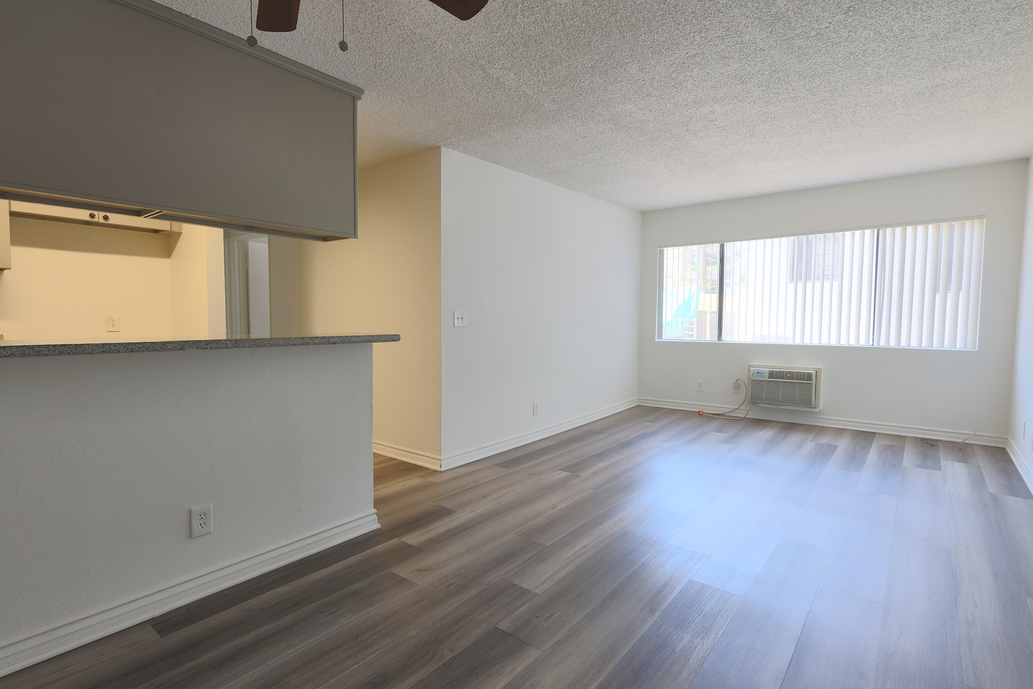 943 Elden Ave – 204