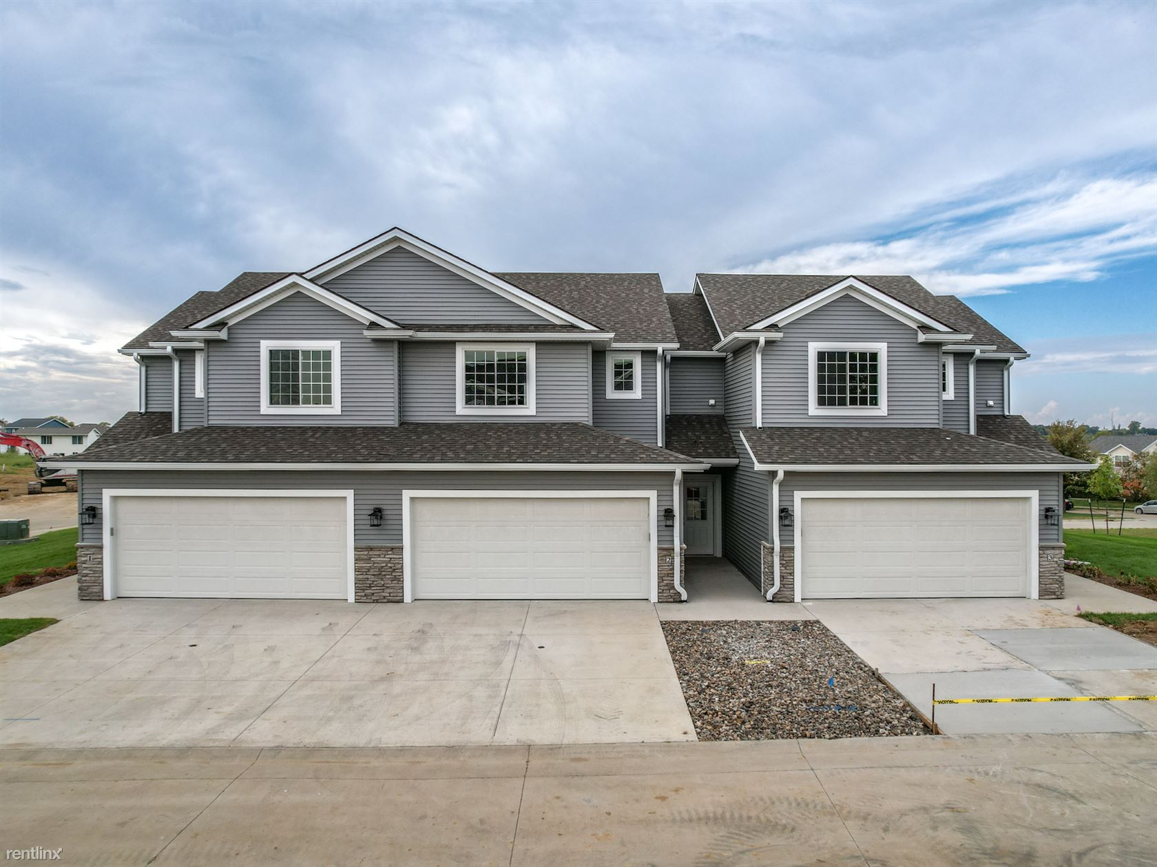 7000 Lake Hill Drive – 21
