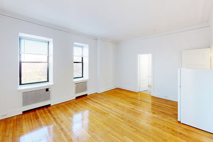 5120 S. Hyde Park Boulevard – 5120-310