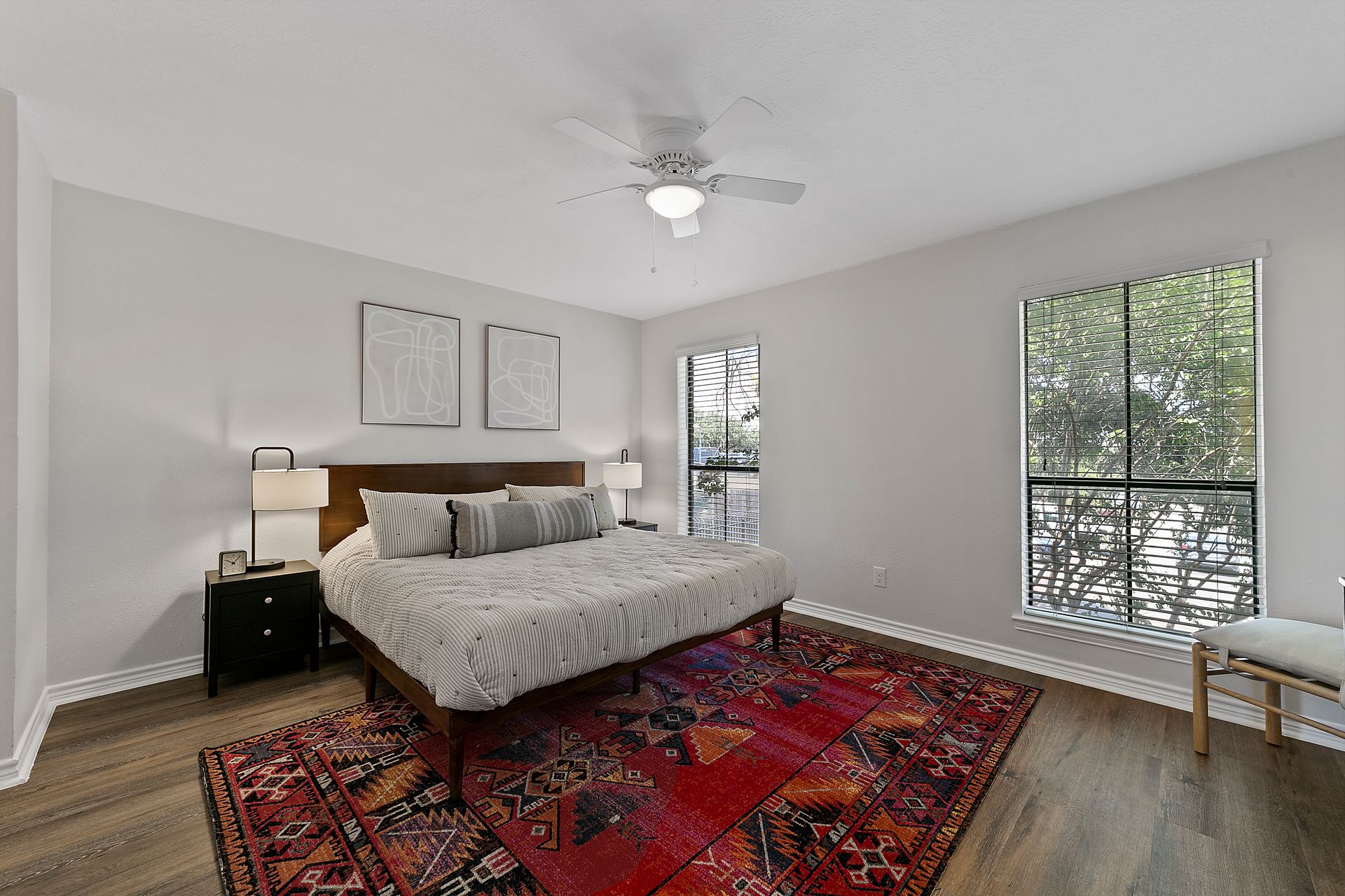 Lakeside Apartments – 1052