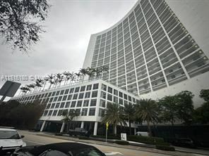601 NE 36th St cu-1306, Miami, FL 33137 – 2 beds, 2.5 baths, $5800