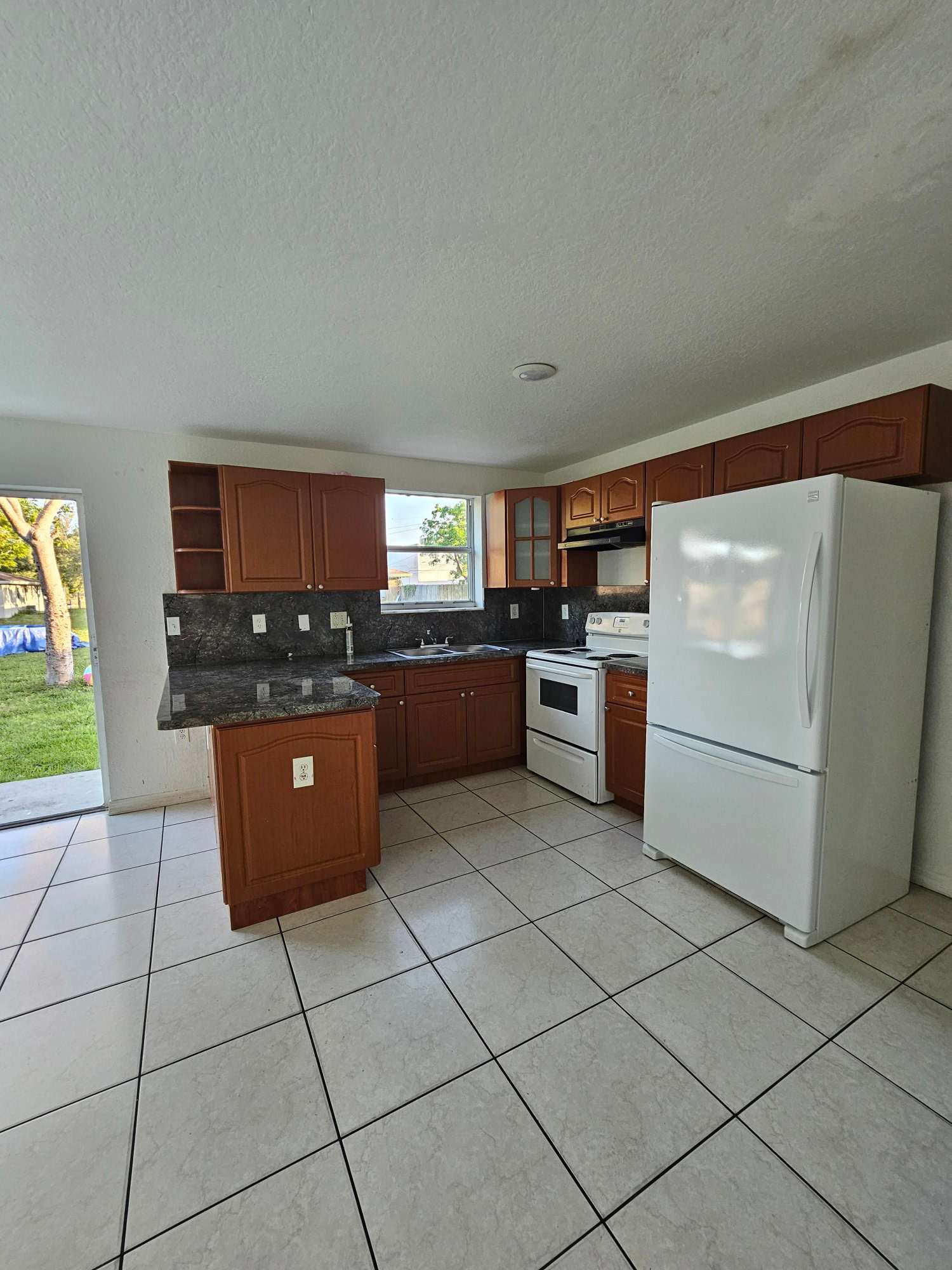 1940 Northwest 76th Street – photo 1