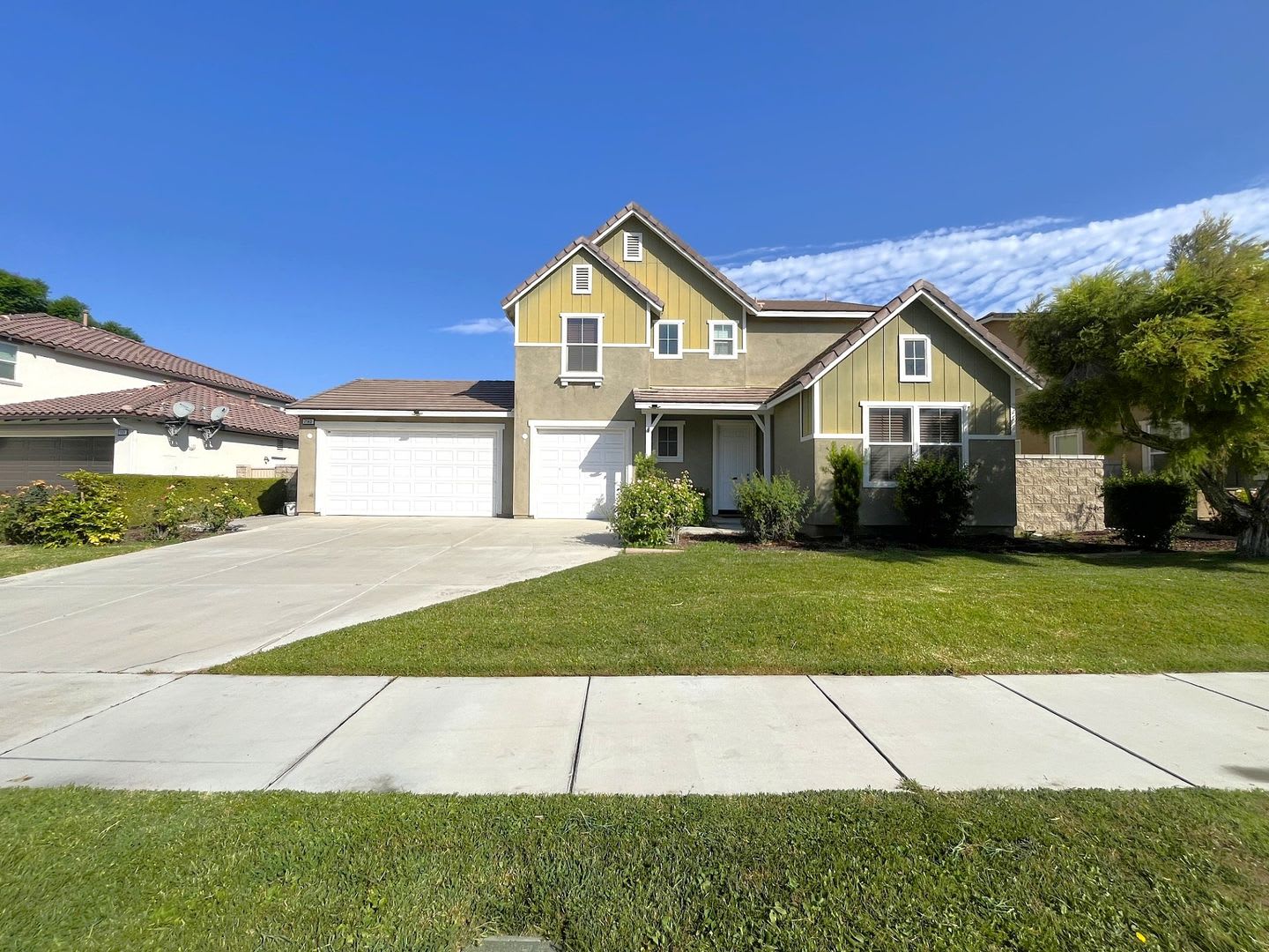 4 bed, 3 bath located in Eastvale, CA! – photo 1 of 56