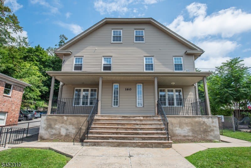 160 Bloomfield Ave – photo 1 of 20