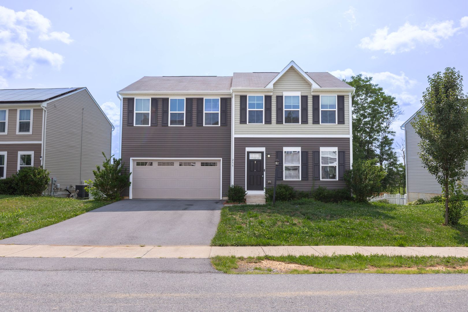 4 bed, 2.5 bath, Single Family Home in Martinsburg, WV – photo 1