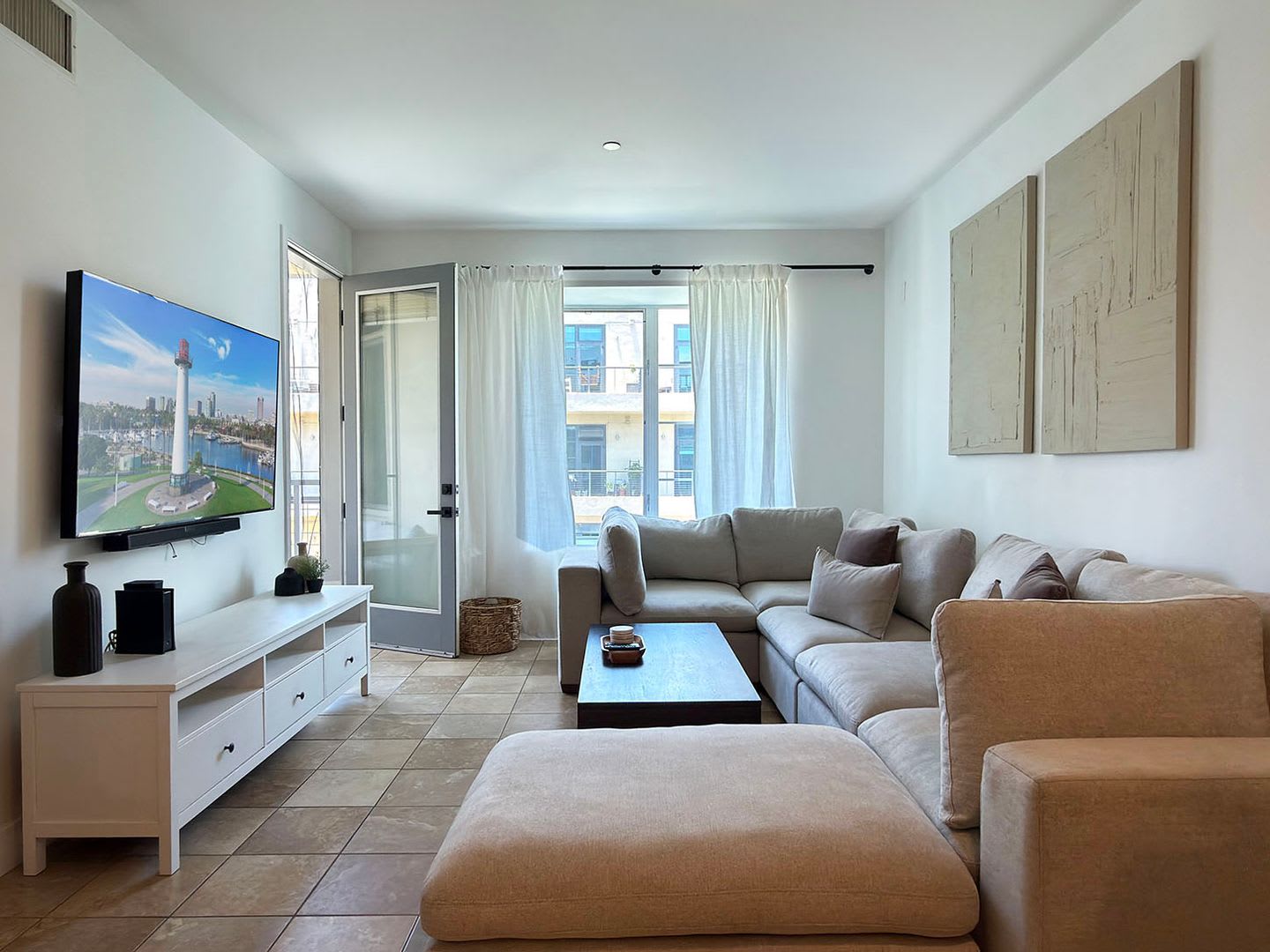 **150 The Promenade N #415 Long Beach** Upstairs Spacious 2 bedroom 2 bath – photo 1