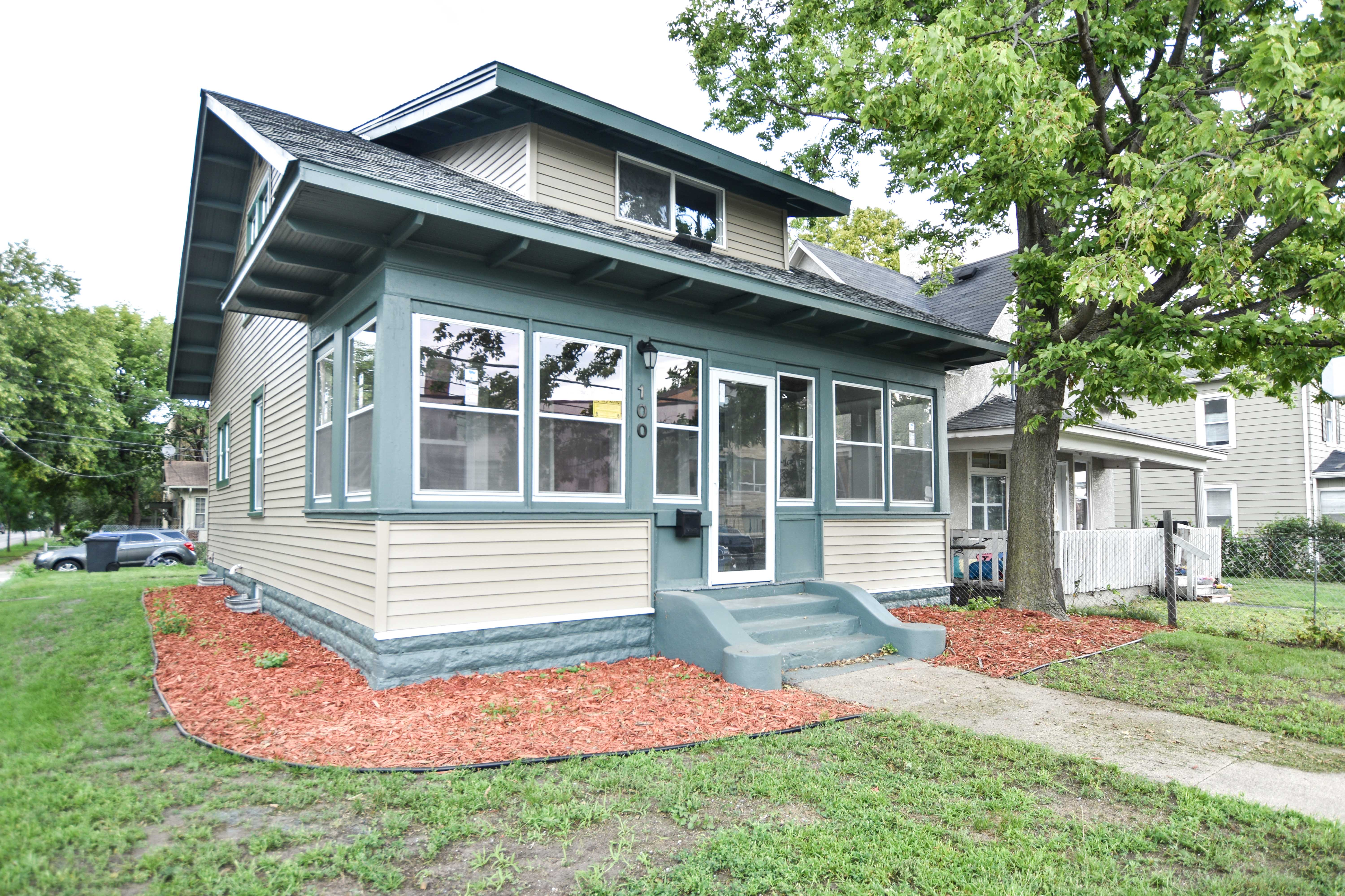 100 E 38th St – photo 1