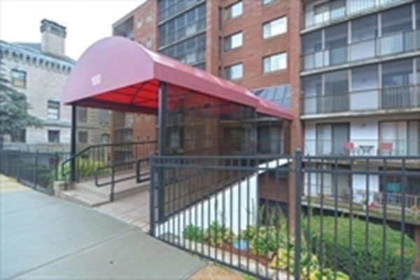 100 High St – photo 1 of 220
