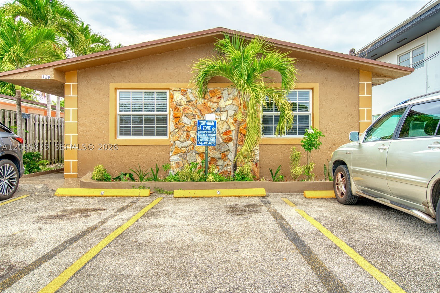 129 SE 4th Ave – photo 1