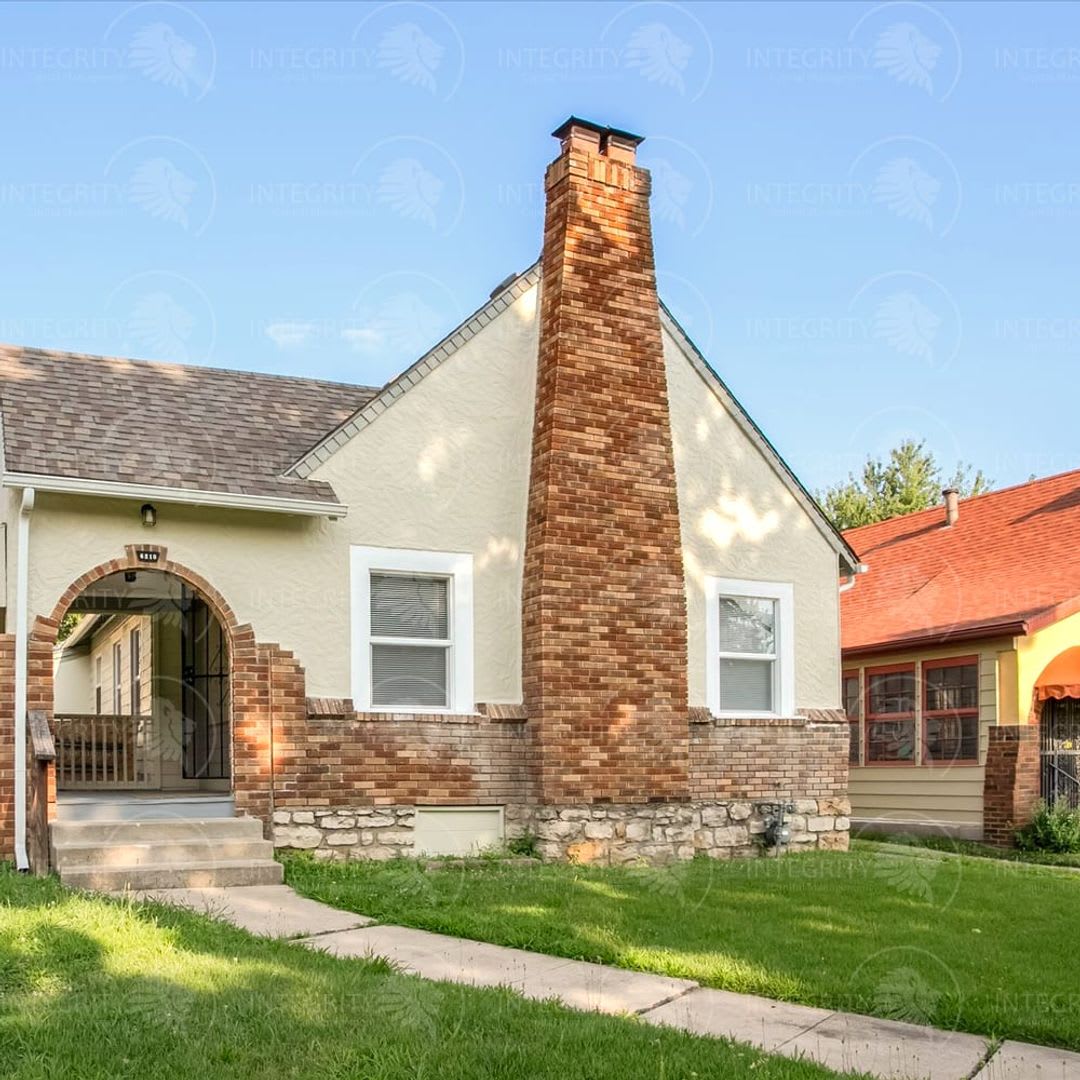 Charming 2 Bedroom Tudor Bungalow with Character to Spare! 6210 Agnes Ave, Kansas City, MO 64130 – photo 1