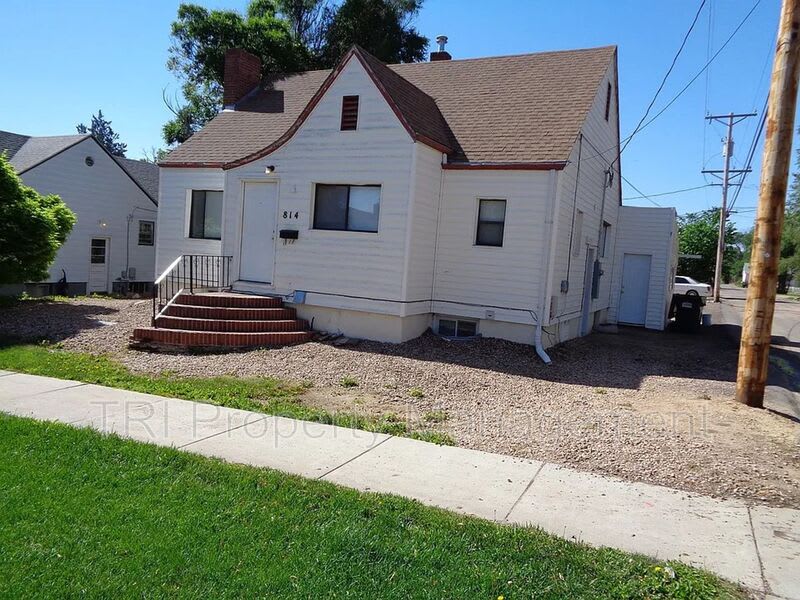 814 20th St – photo 1