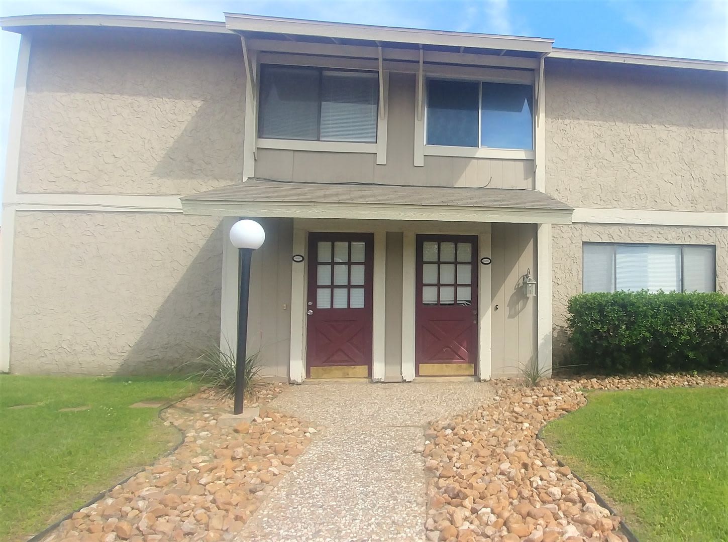 College Station -2 bedroom /1.5 bath Townhome-Style Fourplex on TAMU Shuttle Route! – photo 1
