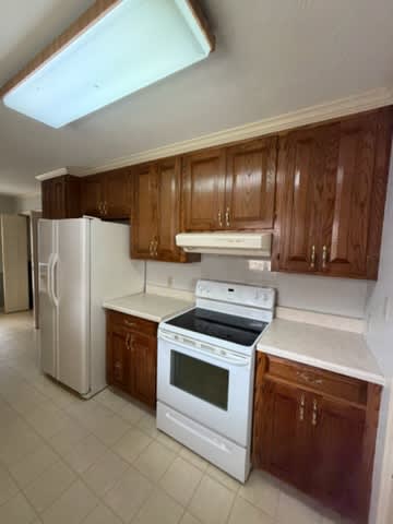 118 Country Club Drive Apt B – photo 1 of 10