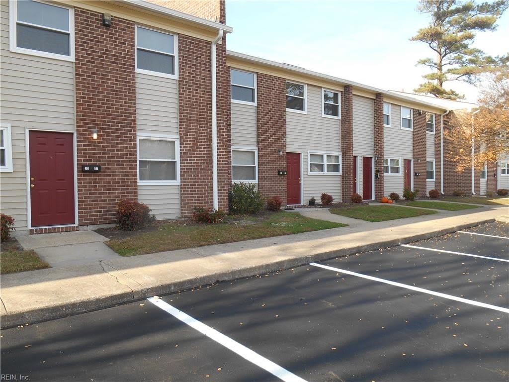 2237 Pine Shore Court – photo 1