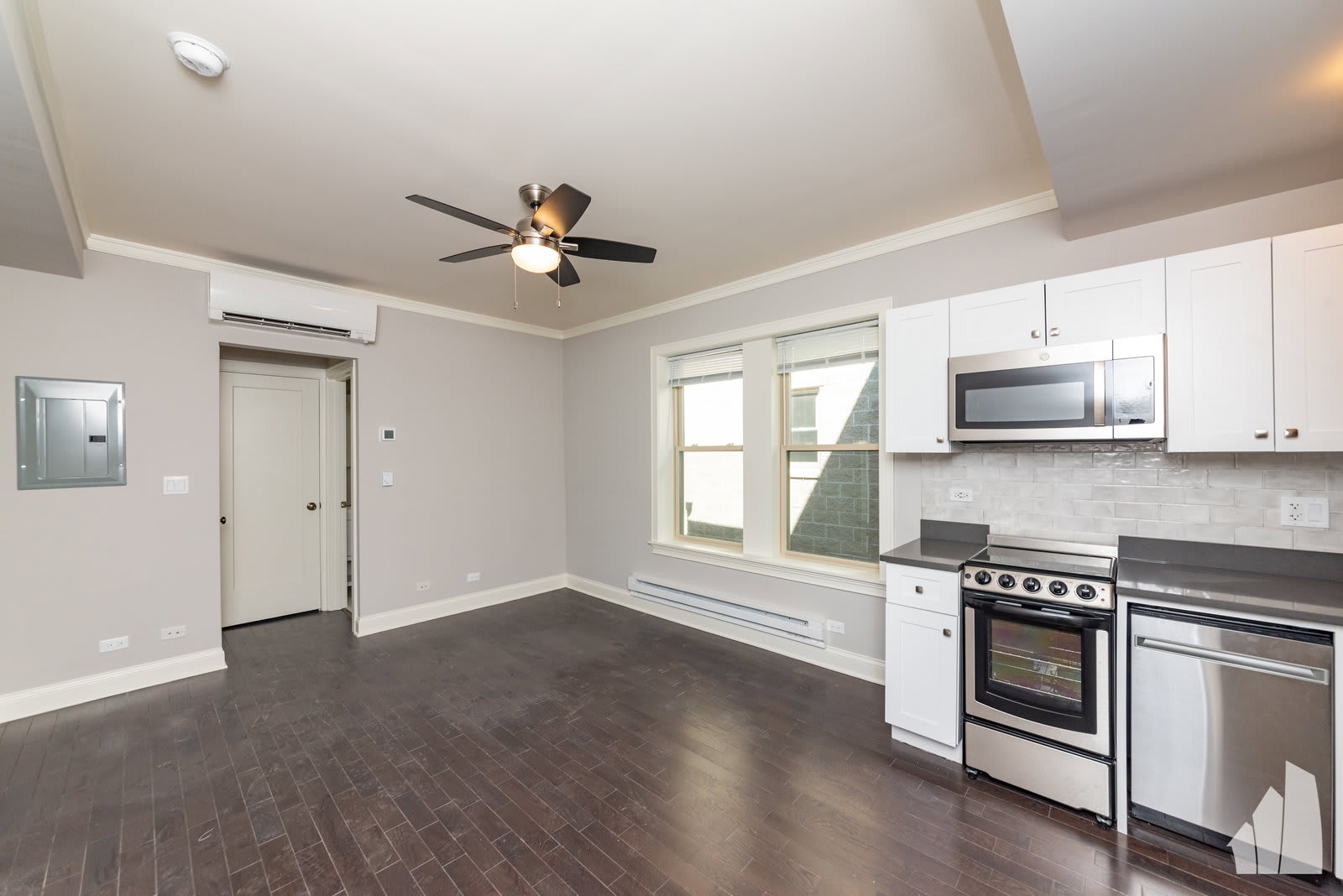640 West Wrightwood Avenue – photo 1