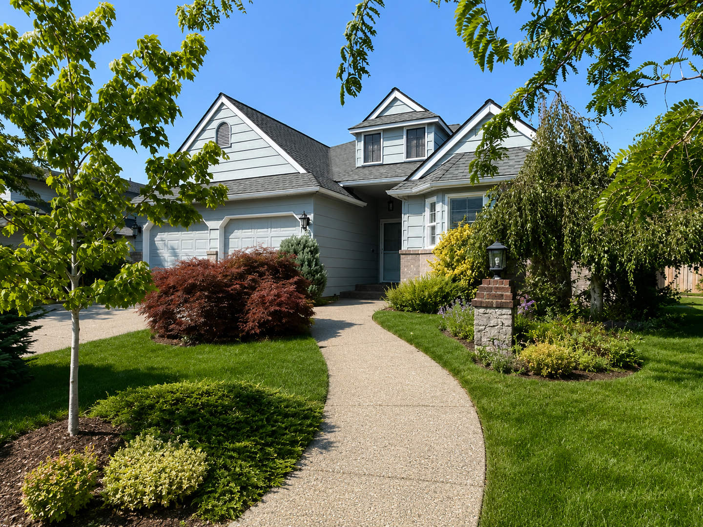 Beautiful 2 bedroom w/ den 2 bathroom home near Fairway Golf Course – photo 1 of 17