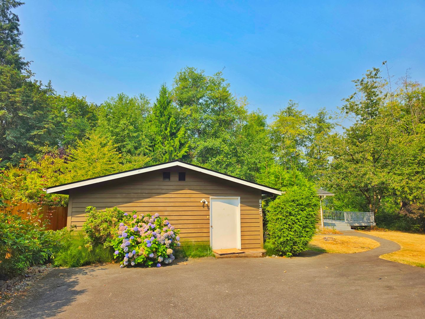 Charming Rose Hill Rambler With Spacious Private Lot – photo 1 of 272