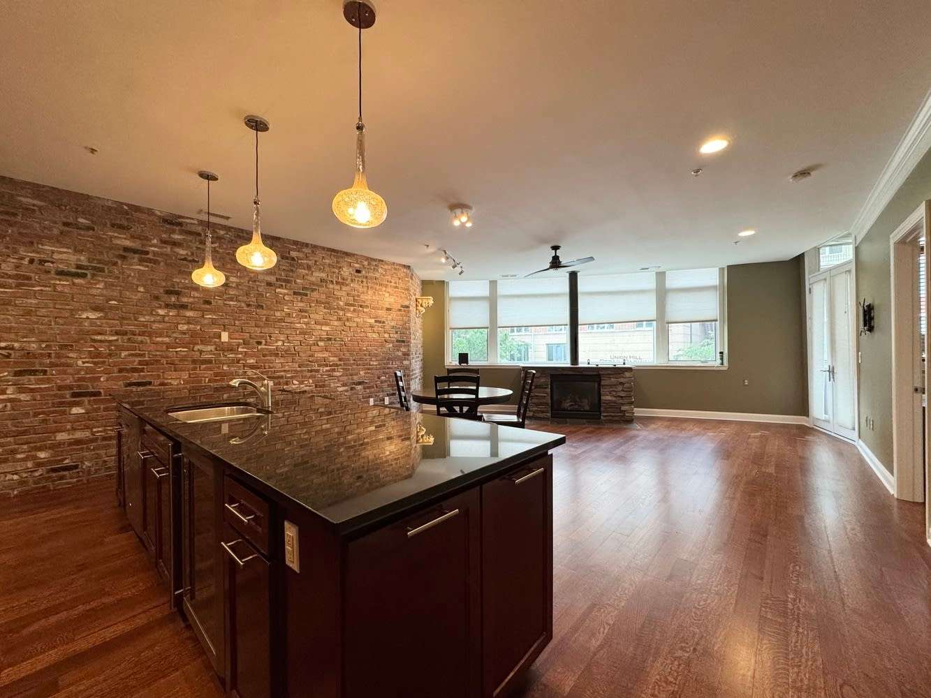 2929 Mcgee Trafficway – photo 1