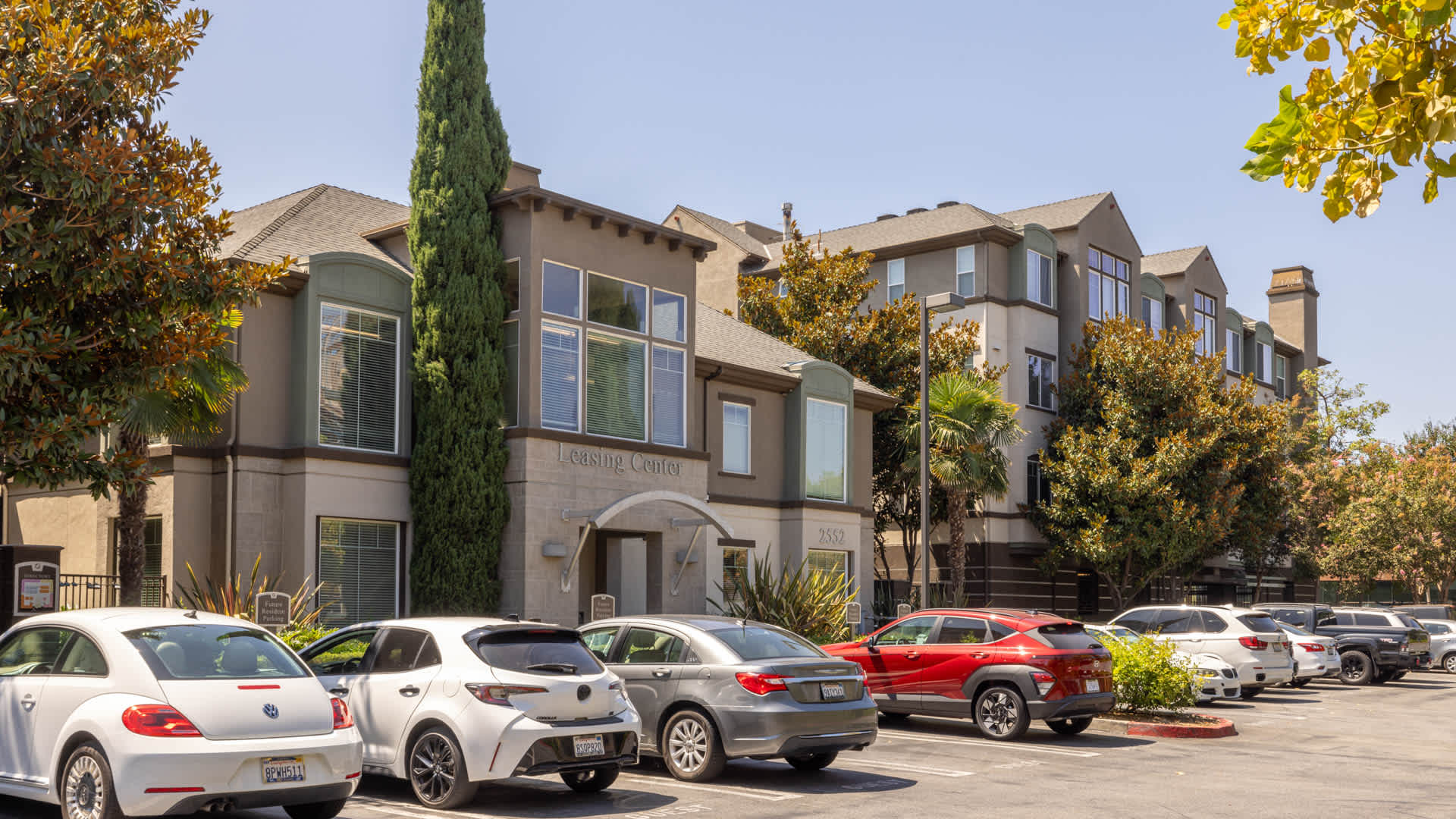 Kelvin Court – photo 1
