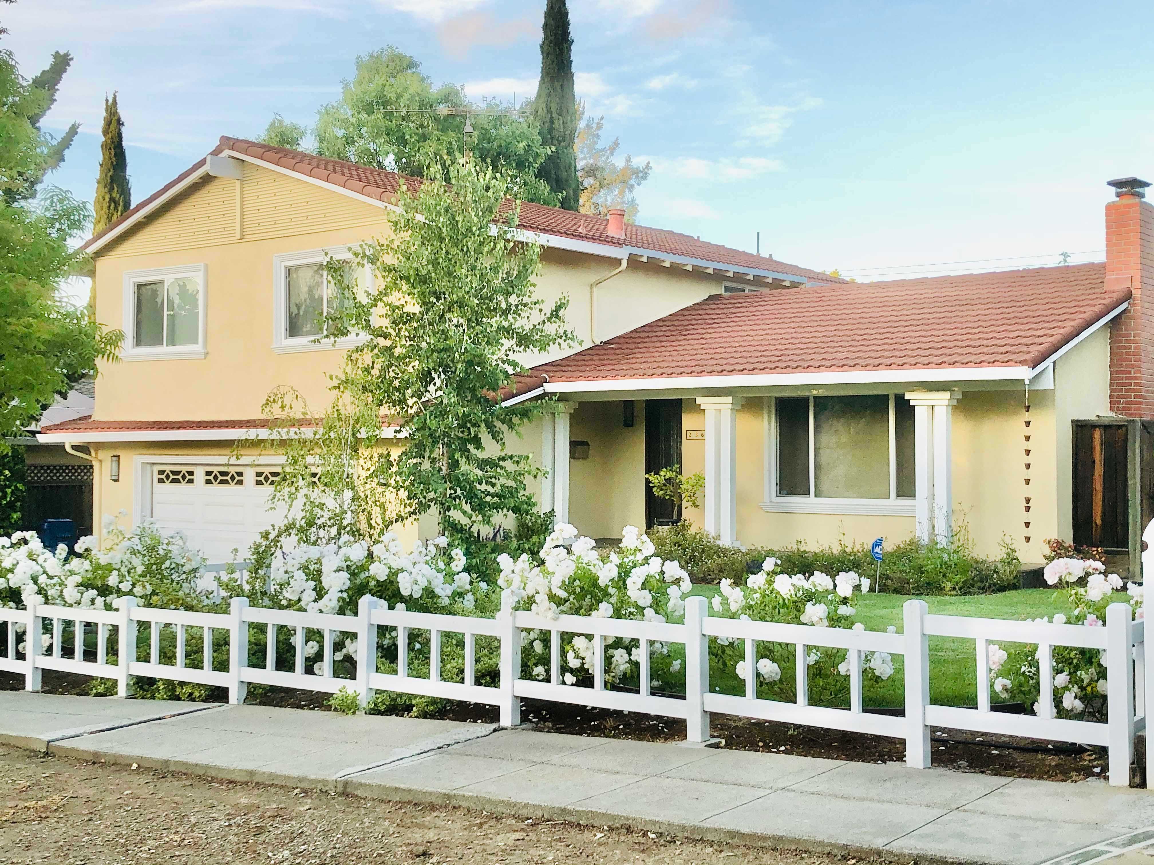 236 More Avenue – photo 1 of 25