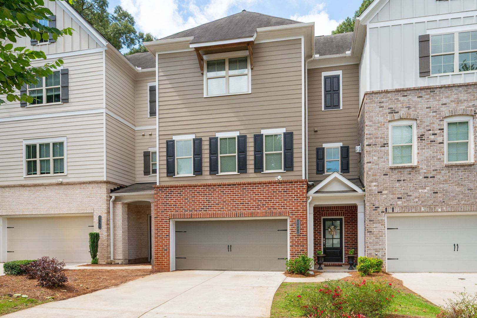 Stunning Spacious Downtown Kennesaw Townhome 3 Bed 3 5 Bath W 2 Car Garage – photo 1 of 287