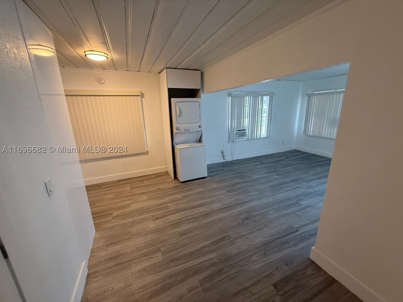 501 Wendell Rd – photo 1