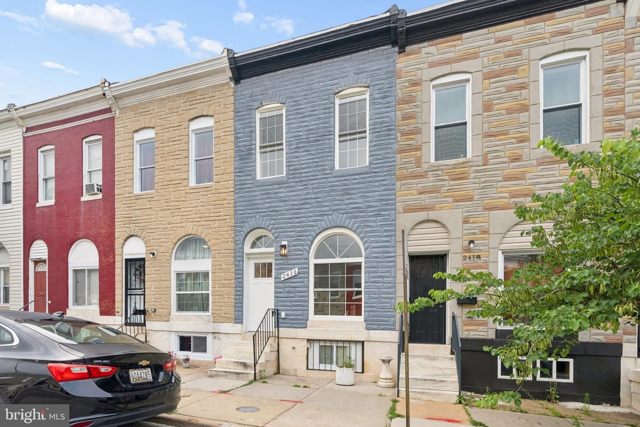 2416 E HOFFMAN Street – photo 1