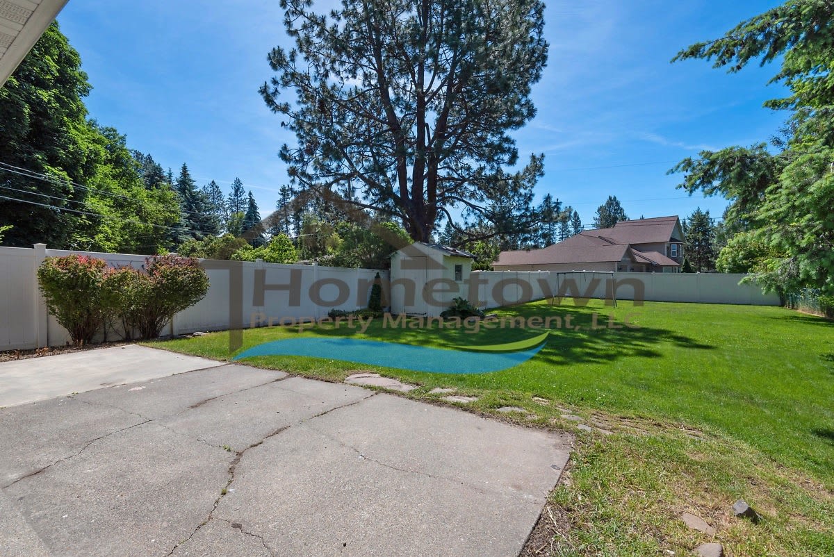 Spacious 4 Bedroom 2 Bath Duplex Unit in Hayden – photo 1 of 27
