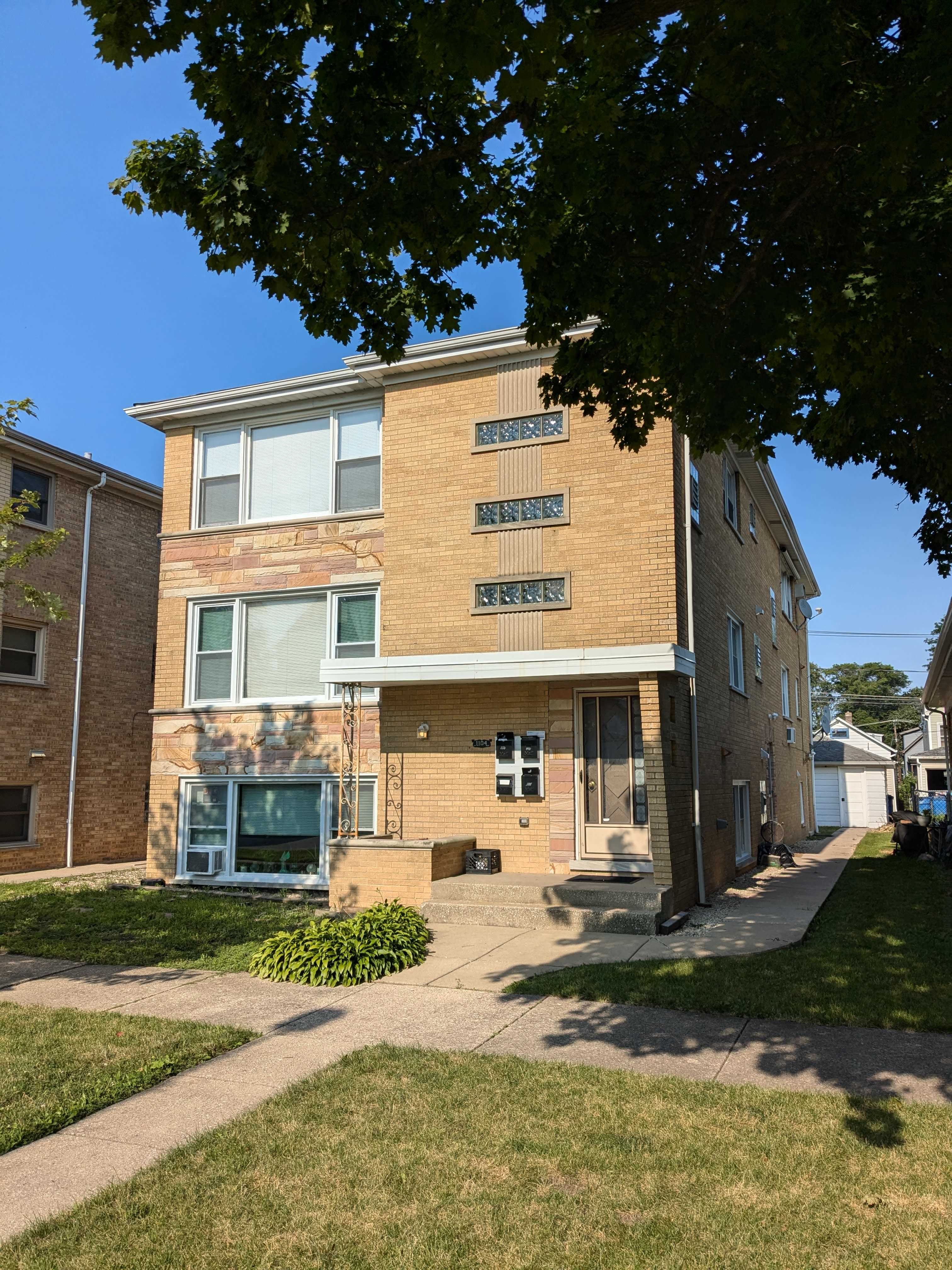 1104 Hannah Ave – photo 1 of 41