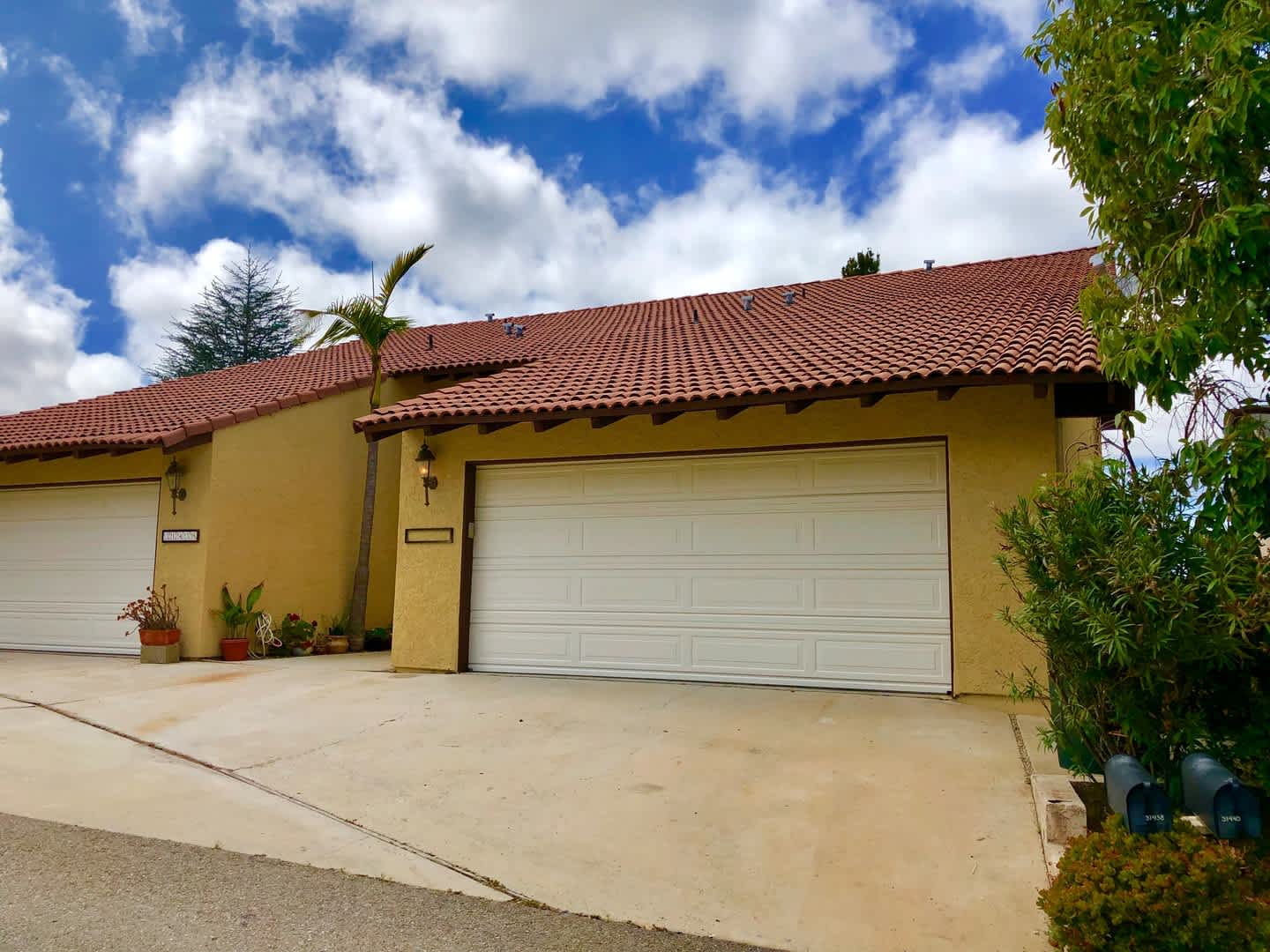 Beautifully Updated &amp; Remodeled Home in Bonsall, Overlooking San Luis Rey Downs Preserve! – photo 1 of 60