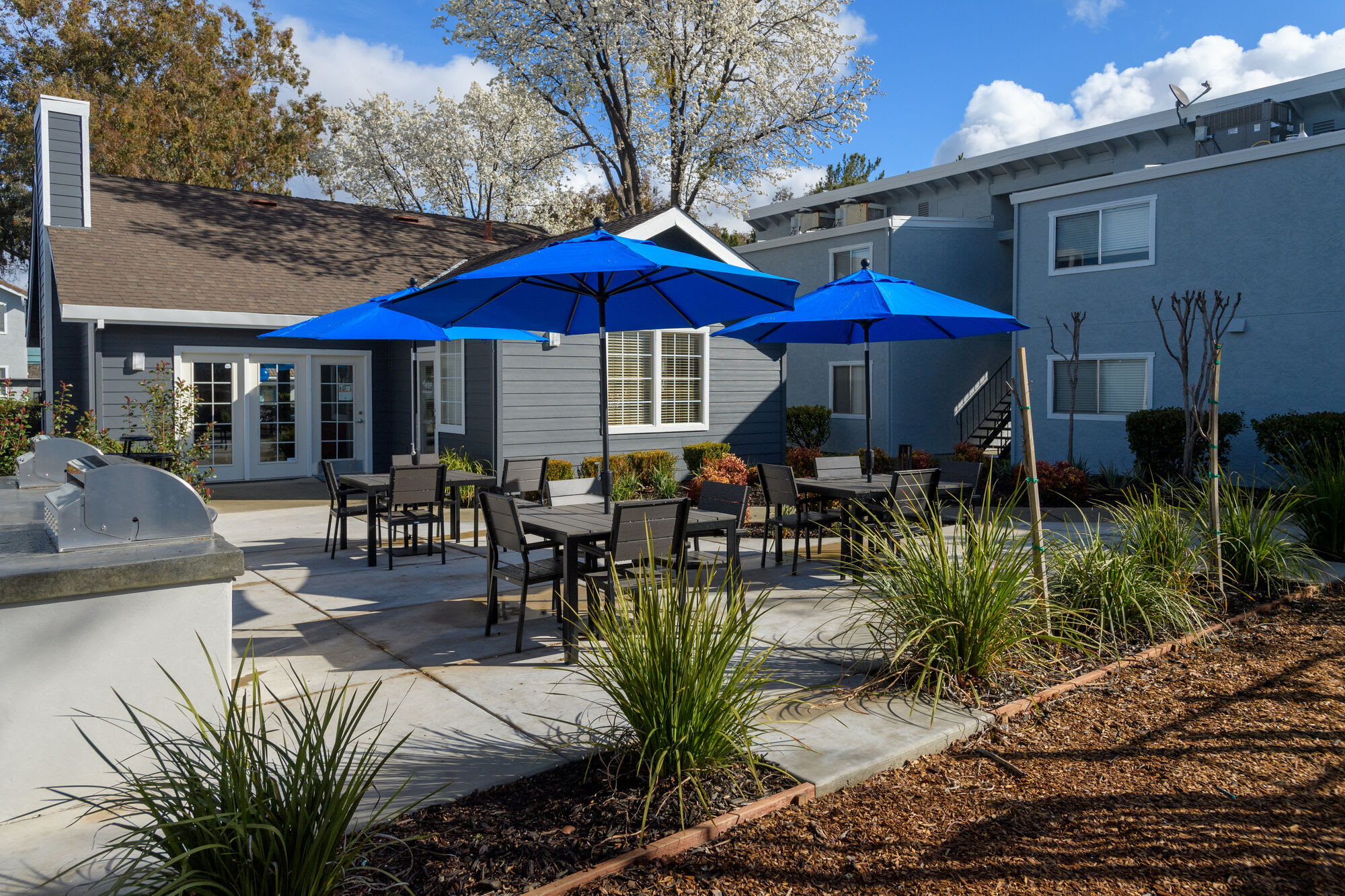 The Easton Apartments – photo 1 of 17