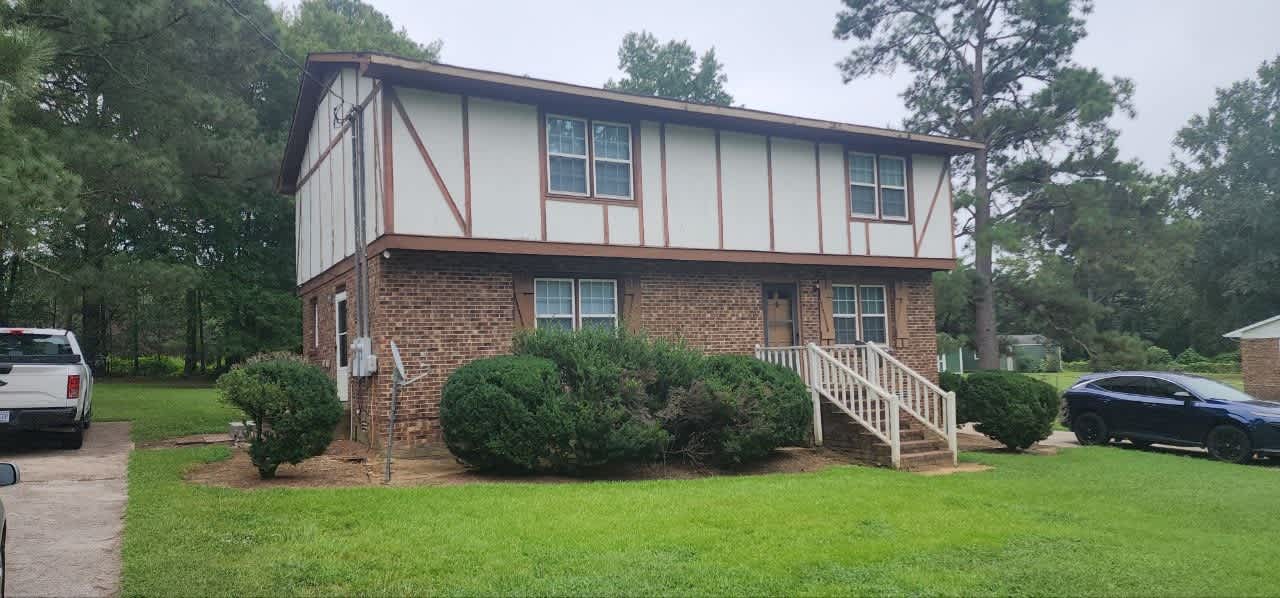 302 Riverview Dr. – photo 1