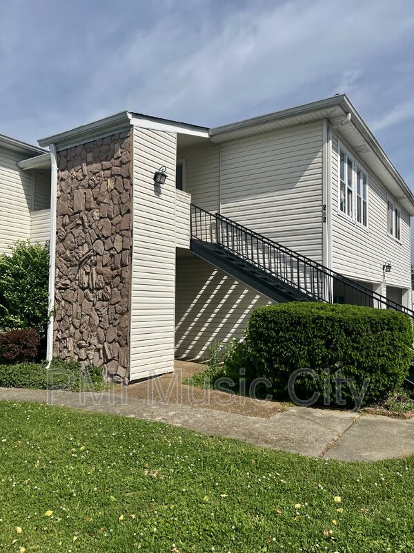 810 Bellevue Rd – photo 1