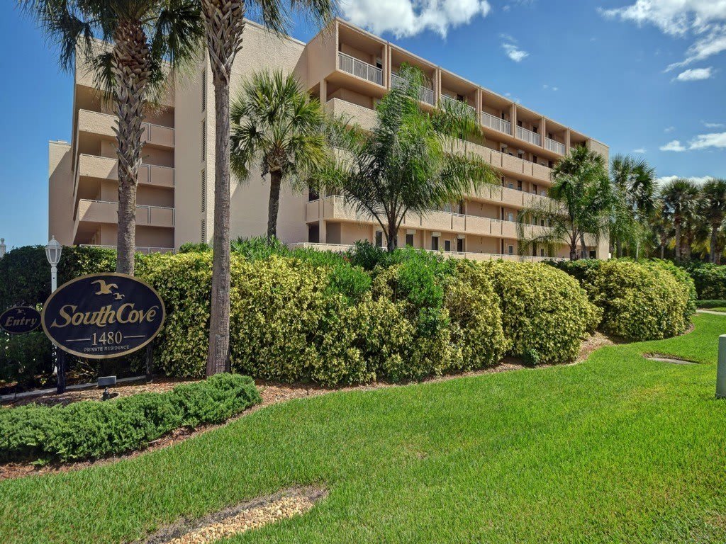 1480 Ocean Drive – photo 1
