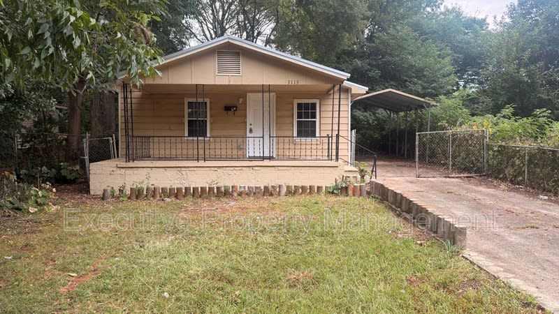 3119 Clarendon Avenue – photo 1