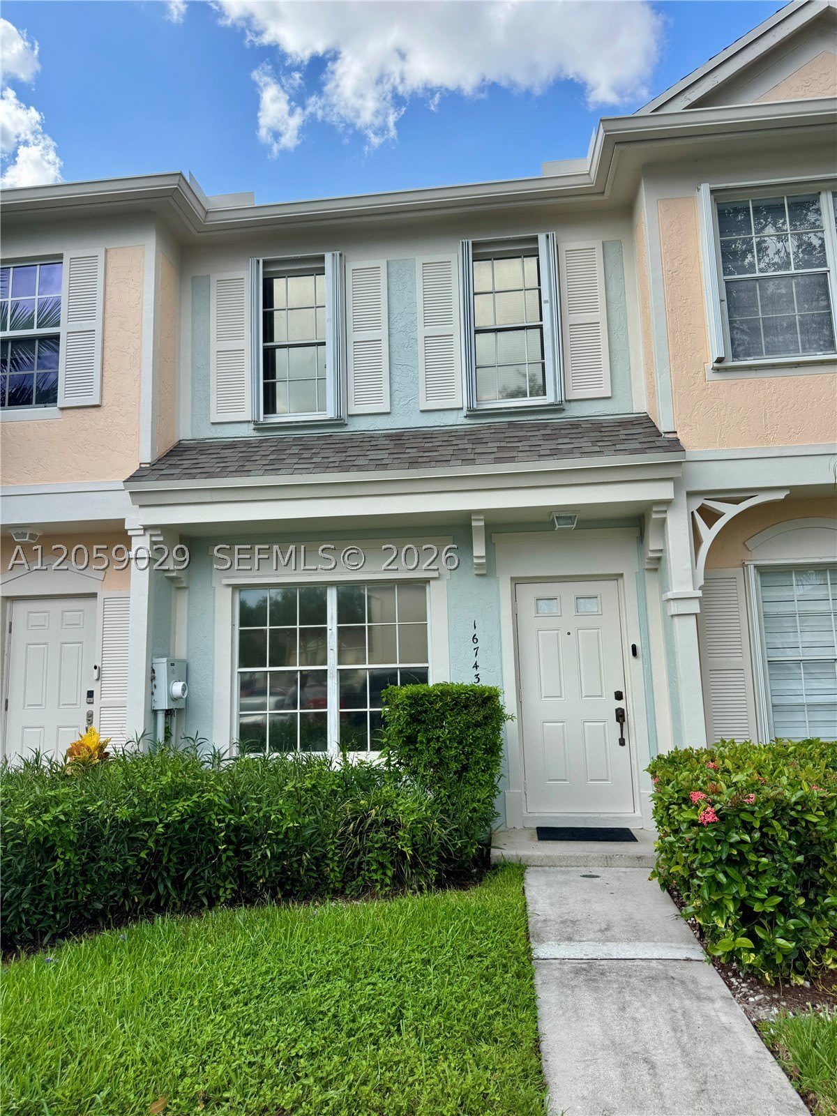 16743 Hemingway Dr – photo 1