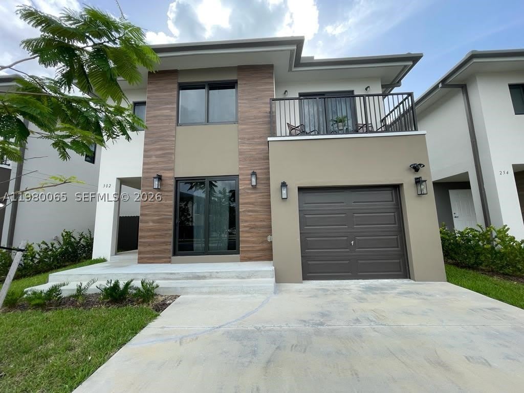 302 NW 11th Ct – photo 1