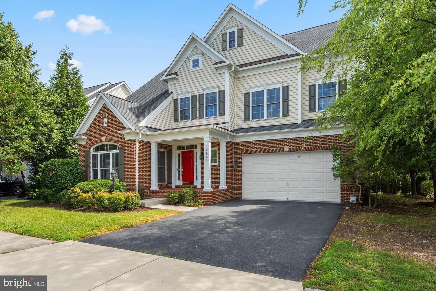 42511 MERIDIAN HILL Drive – photo 1