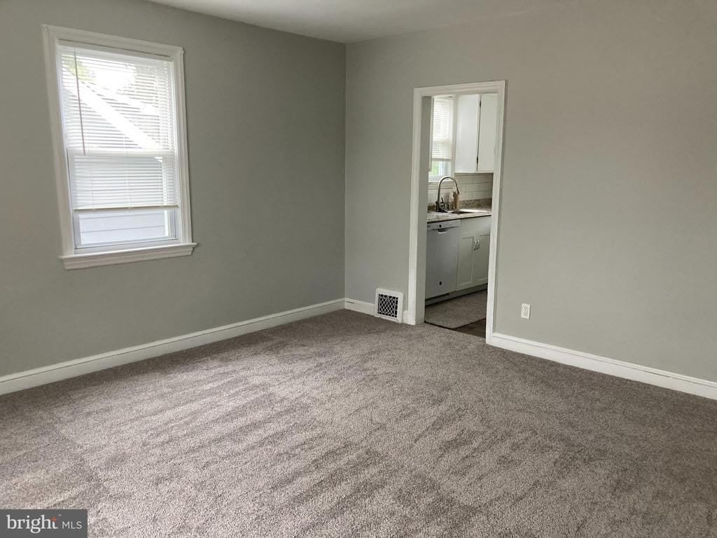 254 WYOMING AVENUE – photo 1 of 5