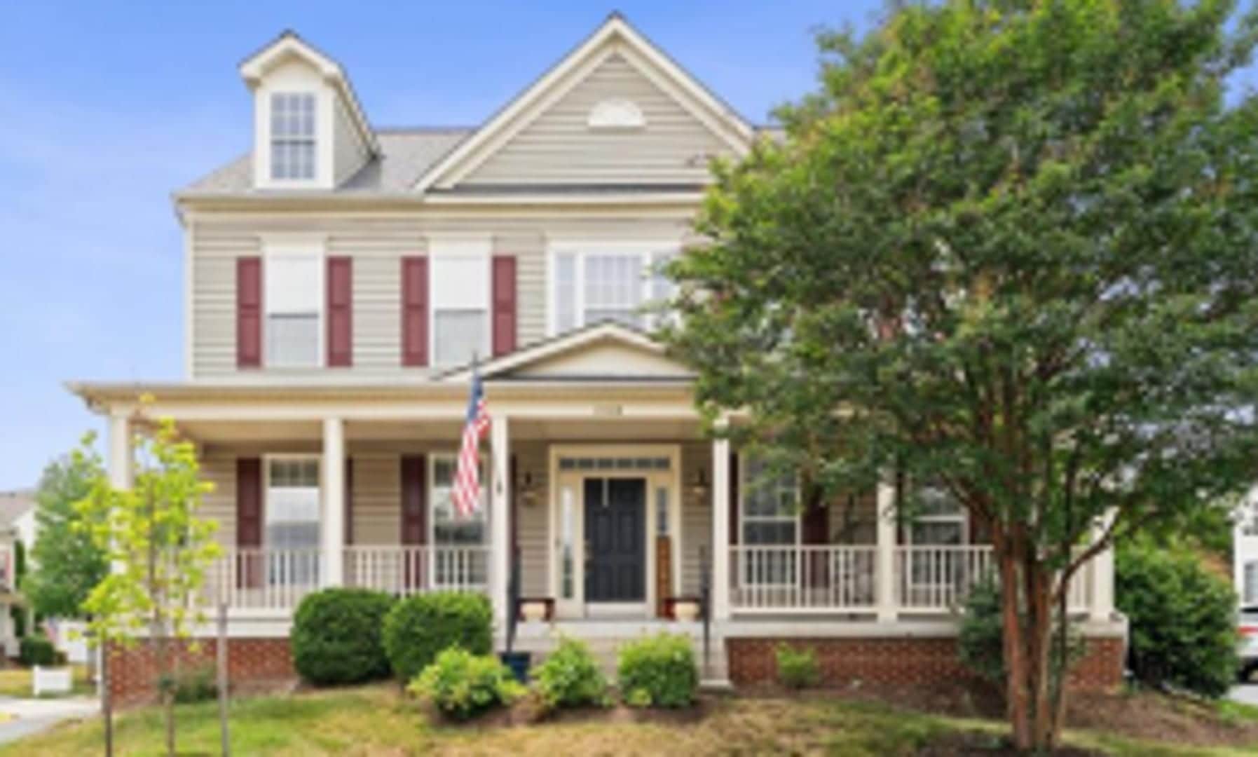 Welcome Home To This Beautifully Maintained 4 Bedroom 2 5 Bath Single Family Home In The Highly Desirable Broadlands Community – photo 1 of 2