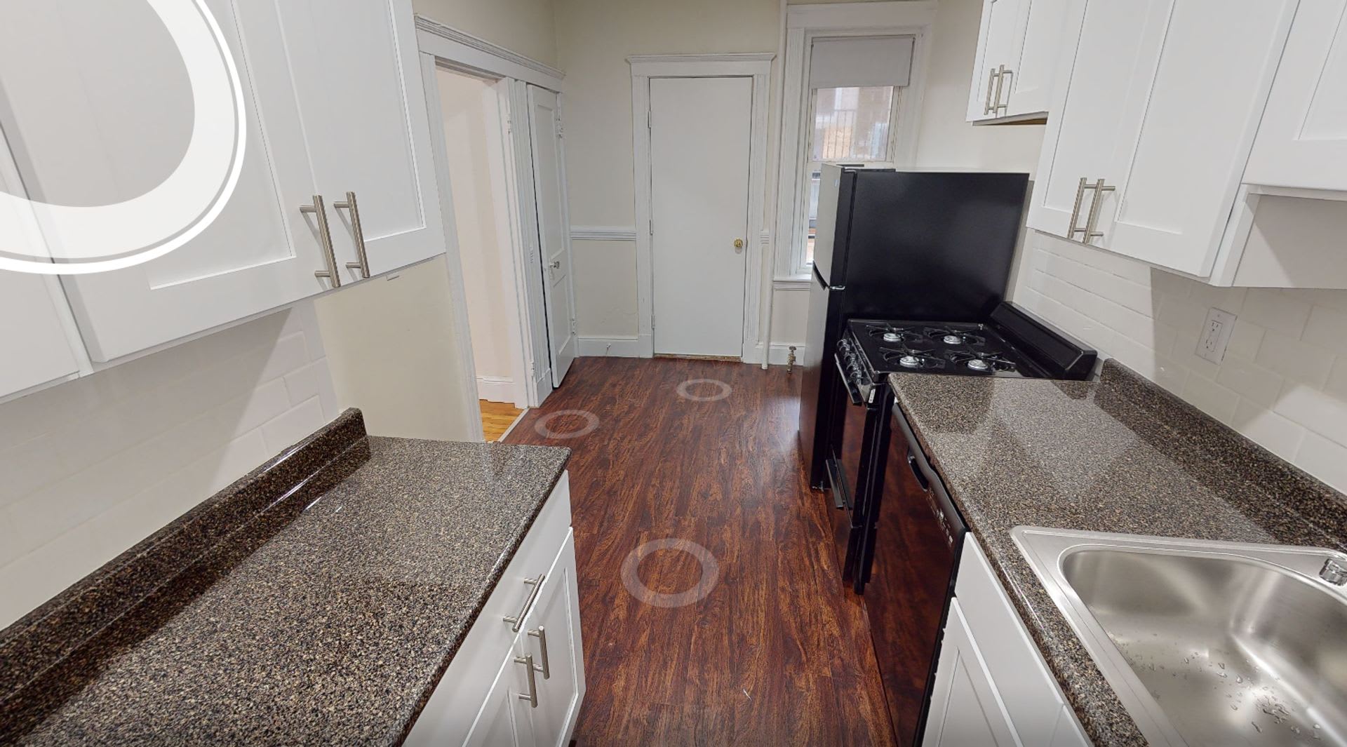 Charming 2 5 Bedroom No Broker Fee – photo 1