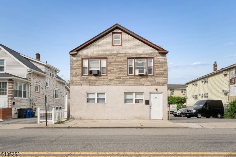 61 Union St – photo 1 of 8
