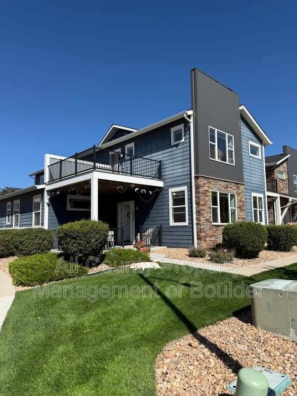 737 Grandview Meadows Drive – photo 1