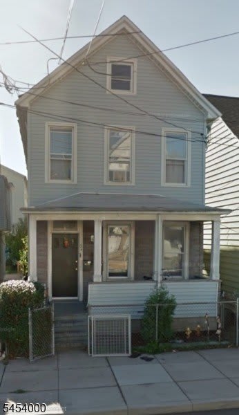 124 Marshall St – photo 1